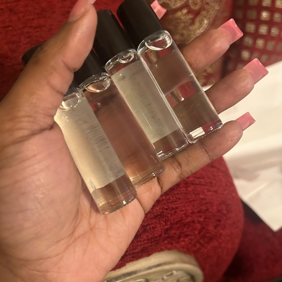 Nicki Minaj: Trini Girl Perfume Oil- 1oz - Picture 3 of 3